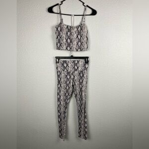Forever 21 snake print crop top and matching leggings set women’s size Small